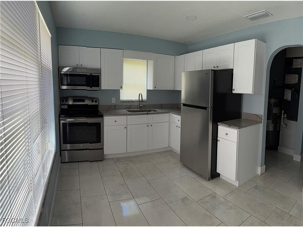 1171 Laurel Drive North Fort Myers FL 33917 2025001685 image1