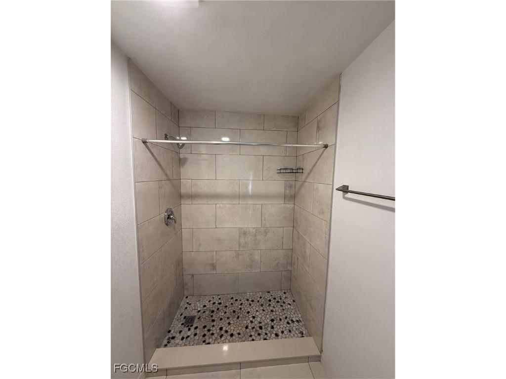 1171 Laurel Drive North Fort Myers FL 33917 2025001685 image8