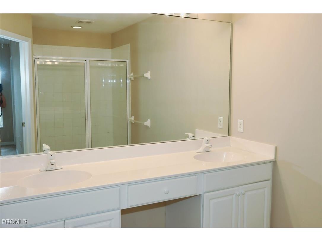 1172 Oxford Lane #27 Naples FL 34105 2025019522 image16