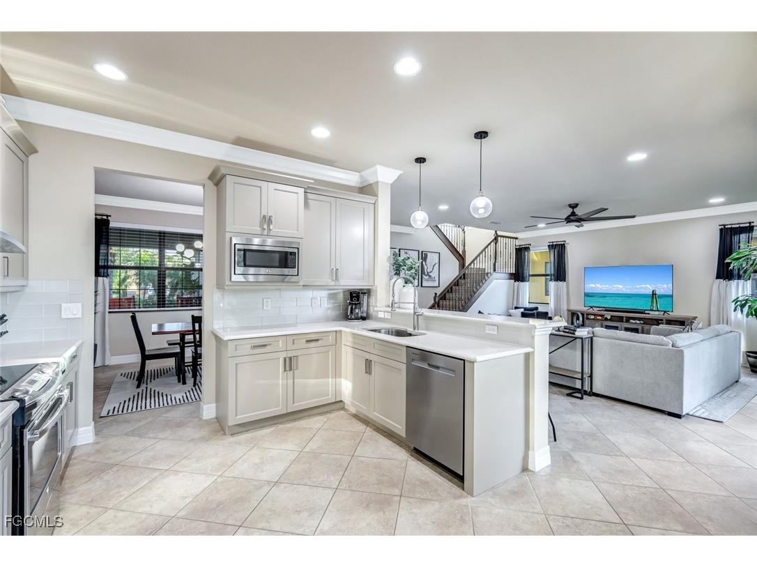 11732 Meadowrun Circle Fort Myers FL 33913 2025018949 image10