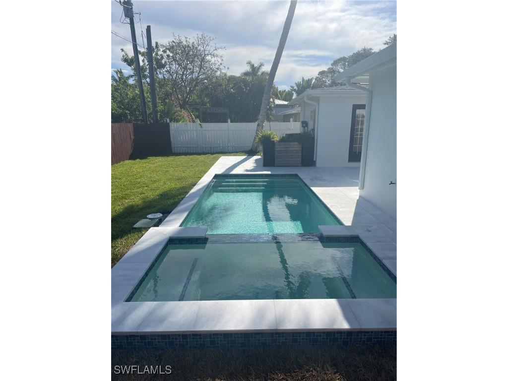 1175 9th Avenue N Naples FL 34102 225074476 image29