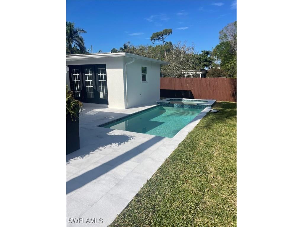 1175 9th Avenue N Naples FL 34102 225074476 image3