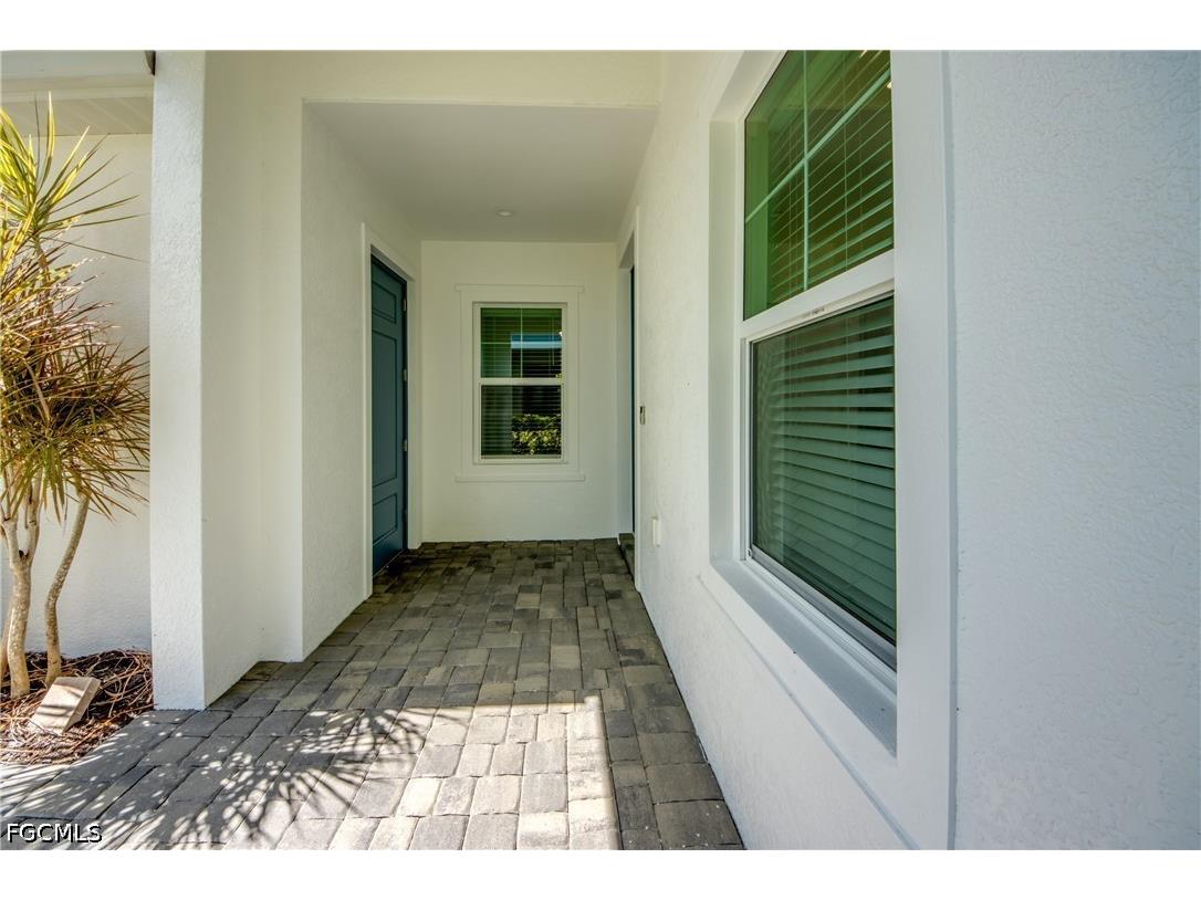 11759 Solano Drive Fort Myers FL 33966 2026027854 image4