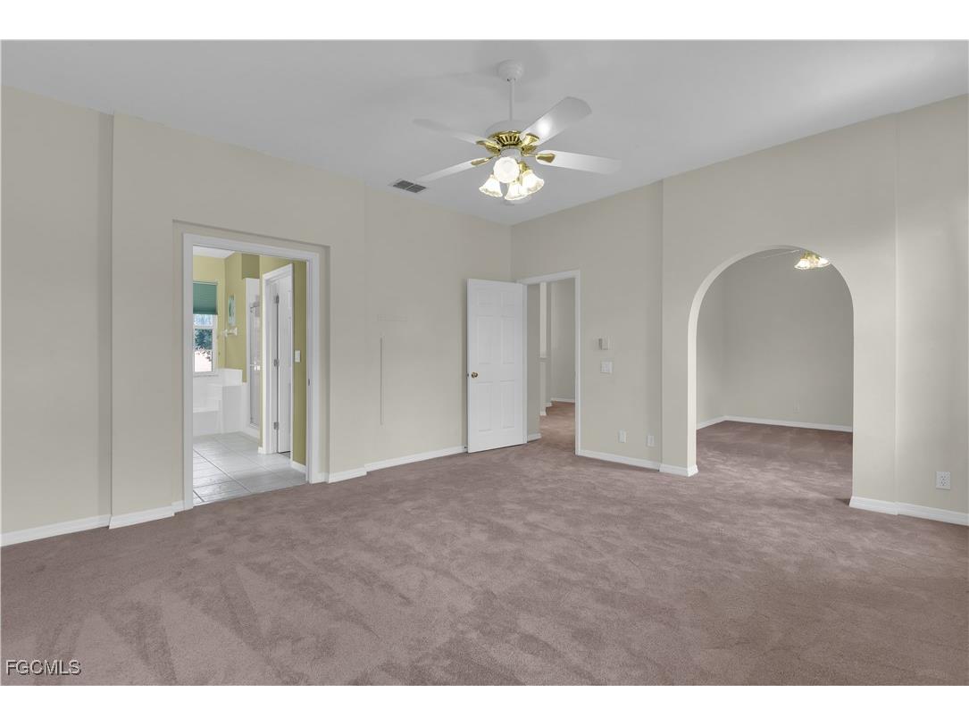 11771 Pinewood Lakes Drive Fort Myers FL 33913 2025010251 image23