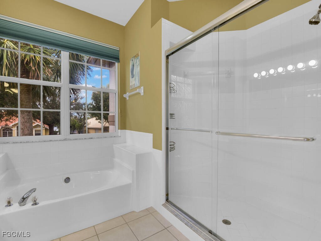 11771 Pinewood Lakes Drive Fort Myers FL 33913 2025010251 image26