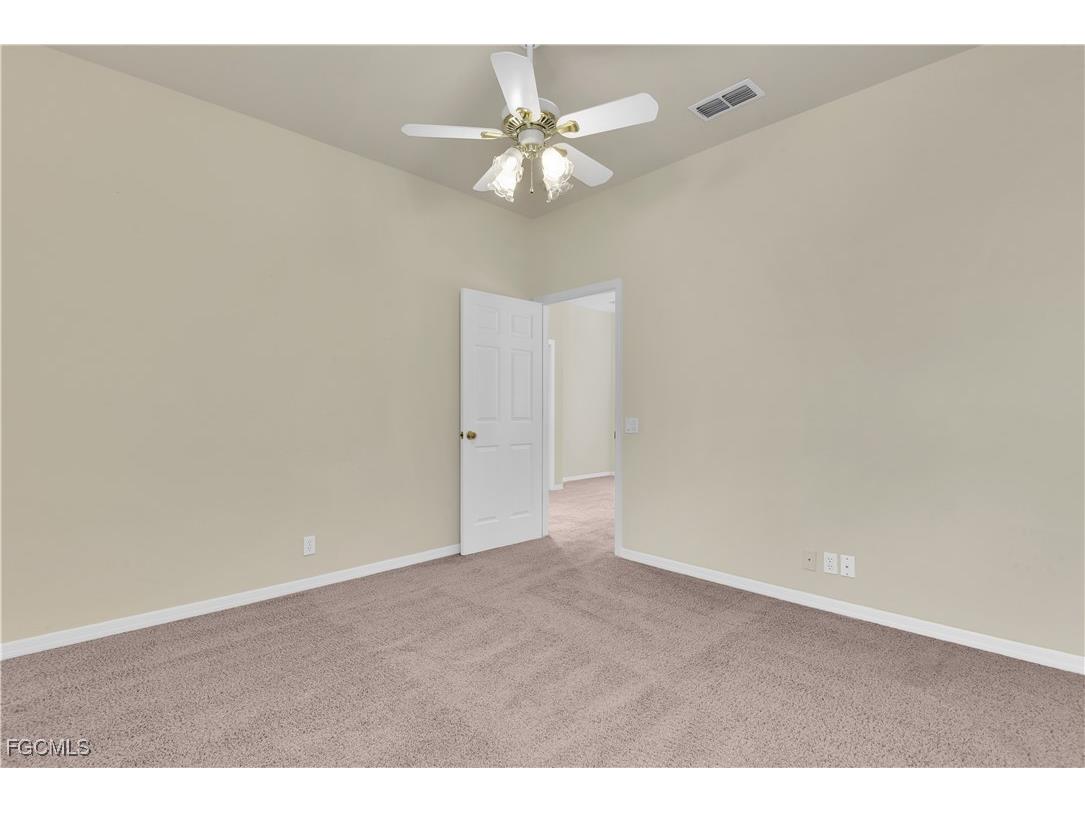 11771 Pinewood Lakes Drive Fort Myers FL 33913 2025010251 image28