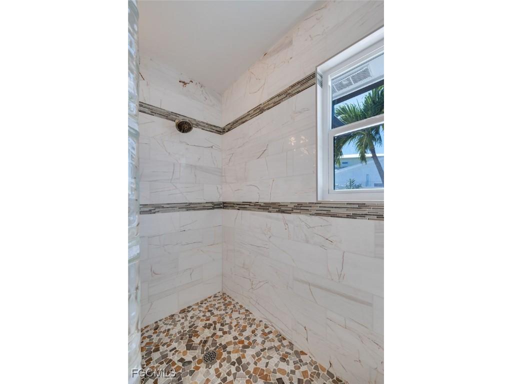 11787 Island Avenue Matlacha FL 33993 2025020598 image18