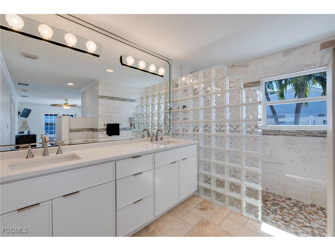 11787 Island Avenue Matlacha FL 33993 2025020598 image19