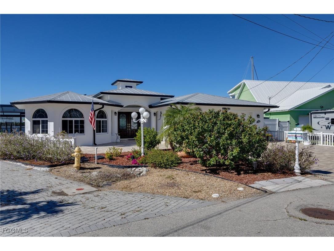 11787 Island Avenue Matlacha FL 33993 2025020598 image4