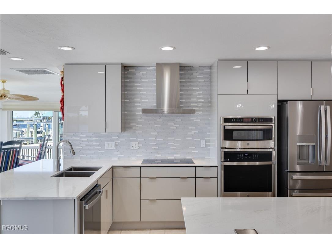 11787 Island Avenue Matlacha FL 33993 2025020598 image5