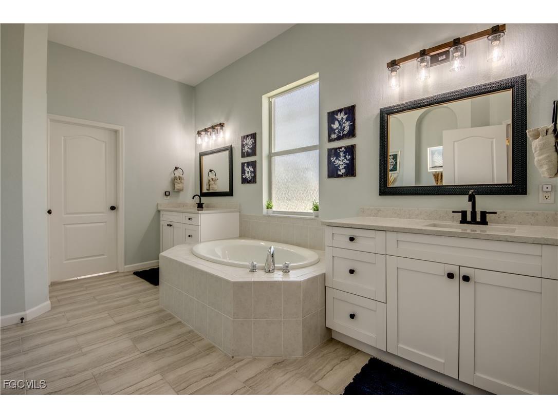 118 NE 21st Avenue Cape Coral FL 33909 2025004261 image23
