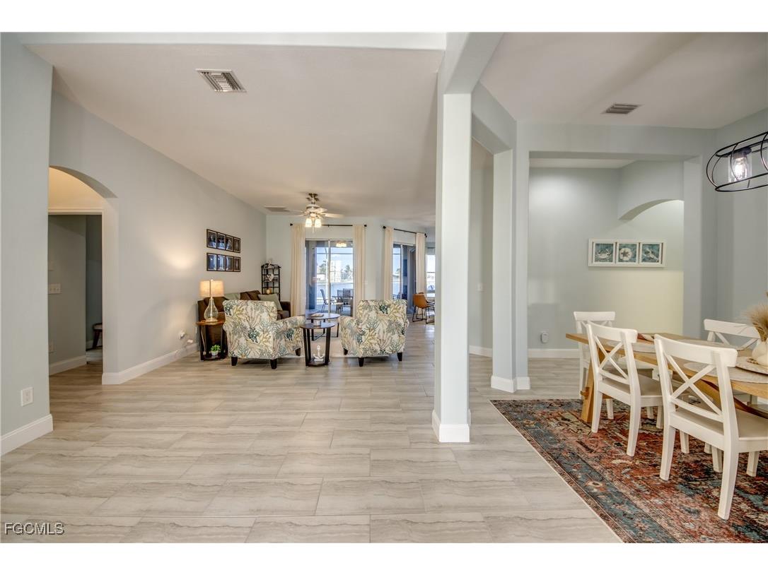 118 NE 21st Avenue Cape Coral FL 33909 2025004261 image3