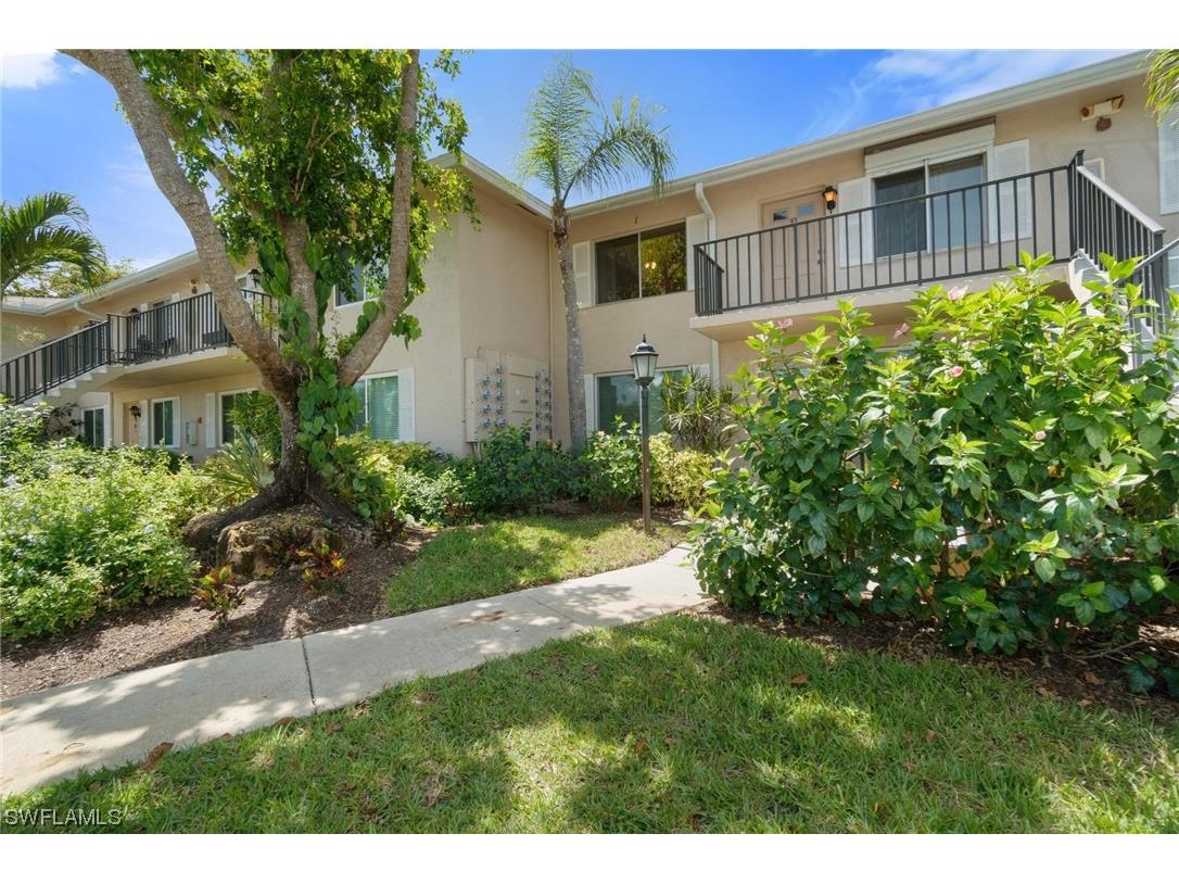 118 Palm Drive #10 Naples FL 34112 223023016 image1