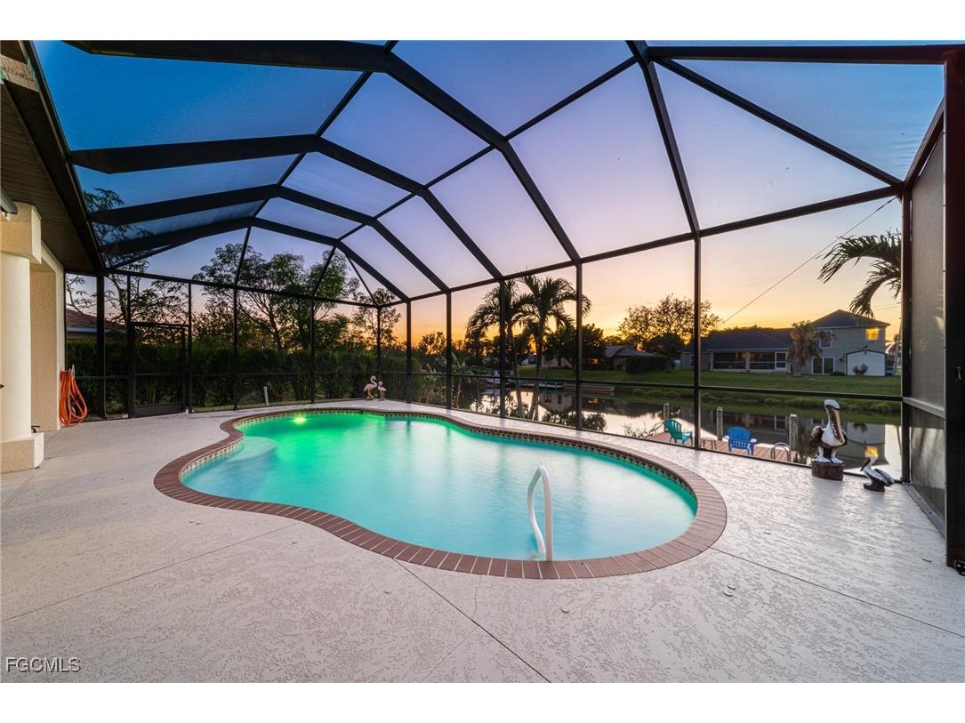 118 SE 23rd Place Cape Coral FL 33990 2025014781 image4