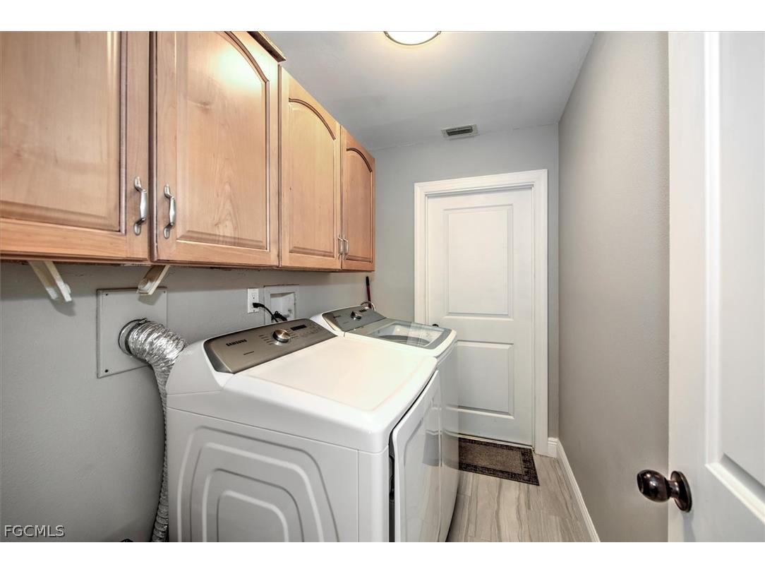 118 SE 43rd Street Cape Coral FL 33904 2026012700 image24