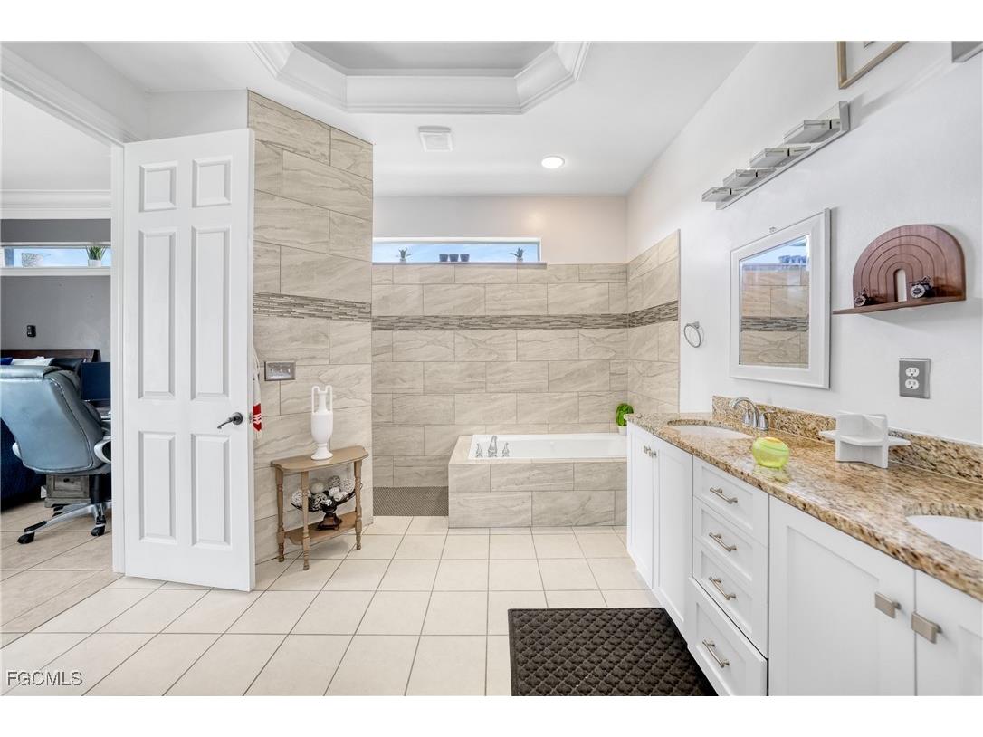 118 SW 21st Terrace Cape Coral FL 33991 2025003335 image17