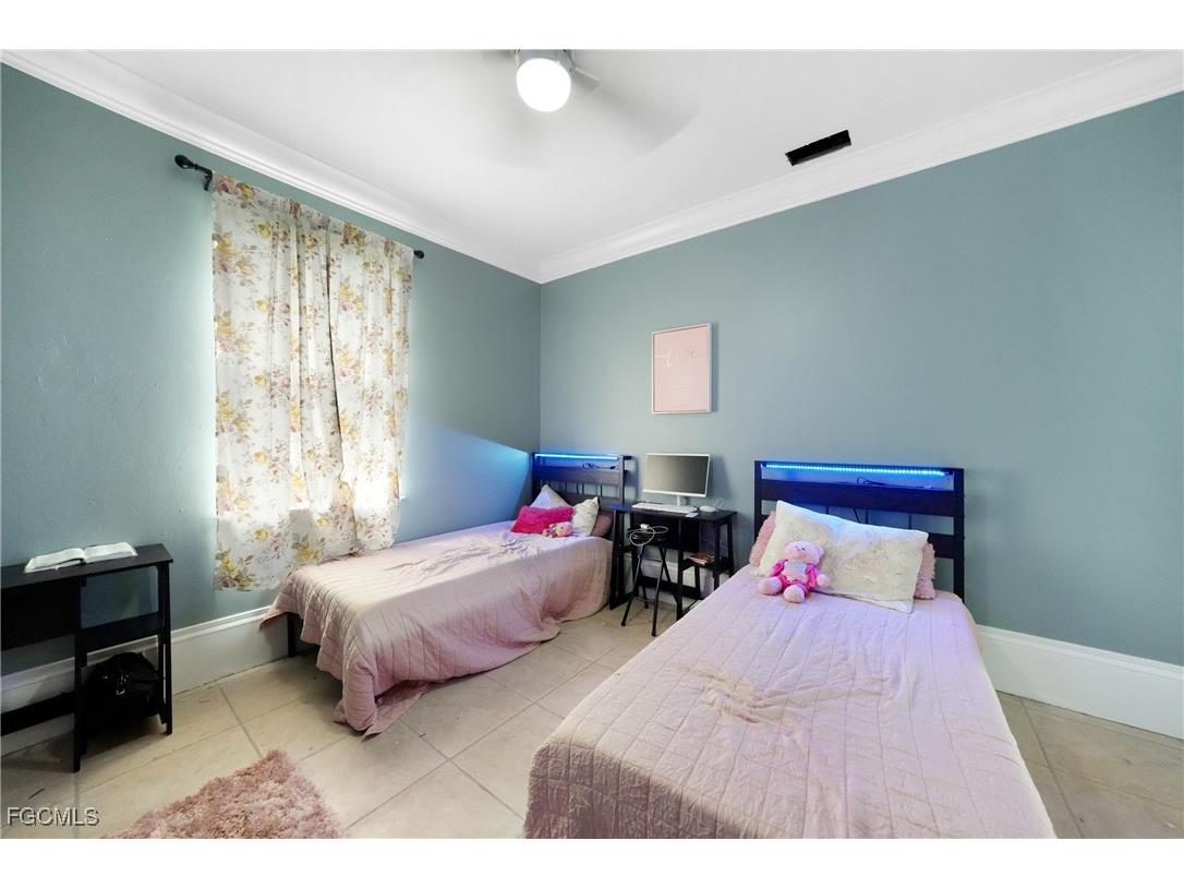 118 SW 21st Terrace Cape Coral FL 33991 2025003335 image25