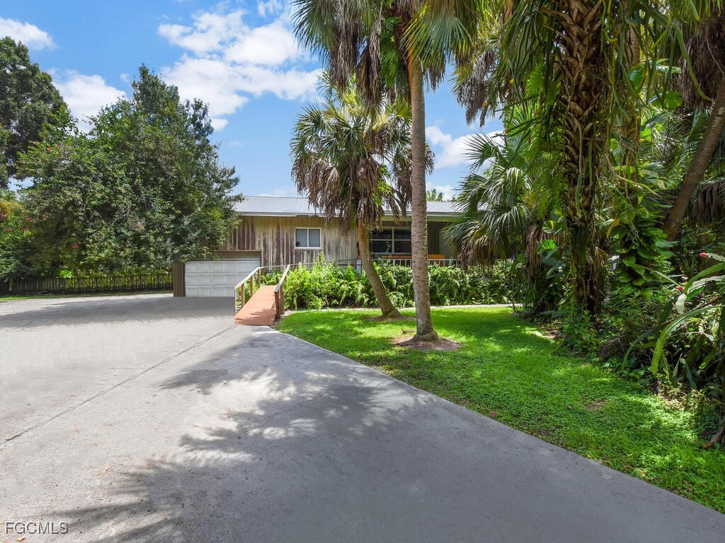 1180 29th Street SW Naples FL 34117 2025008137 image5