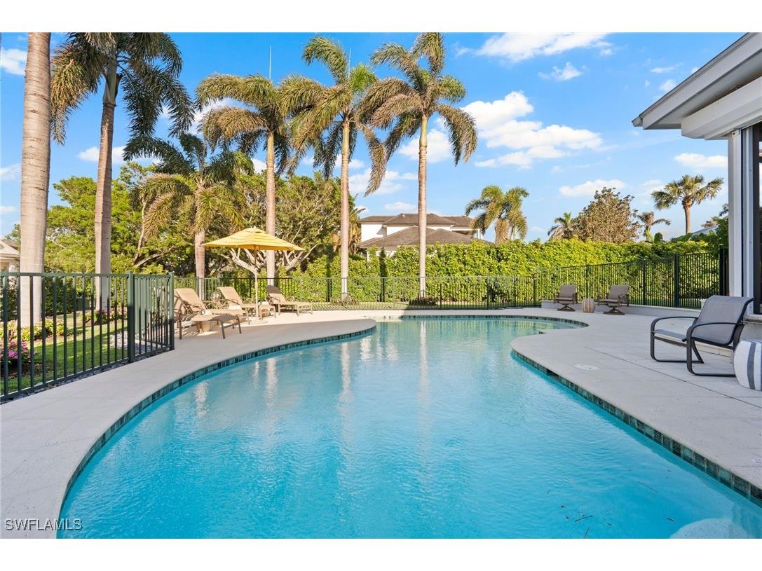 1180 Oleander Drive Naples FL 34102 225078854 image6