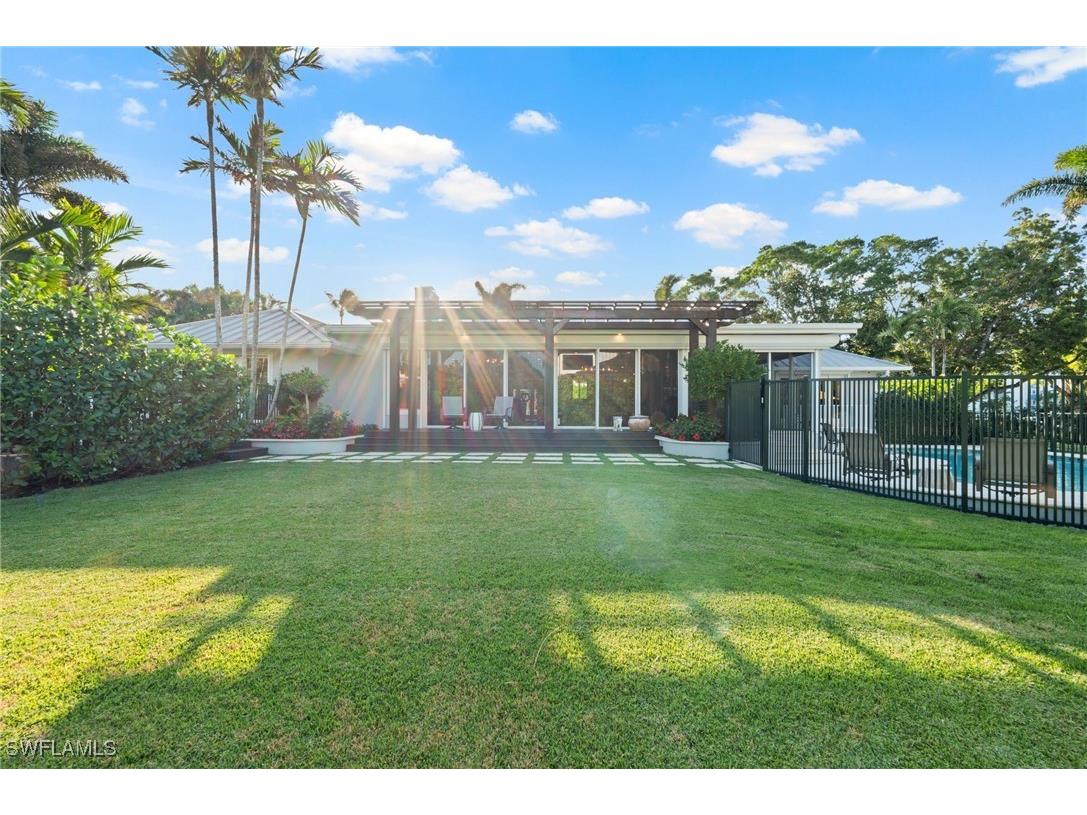 1180 Oleander Drive Naples FL 34102 225078854 image8