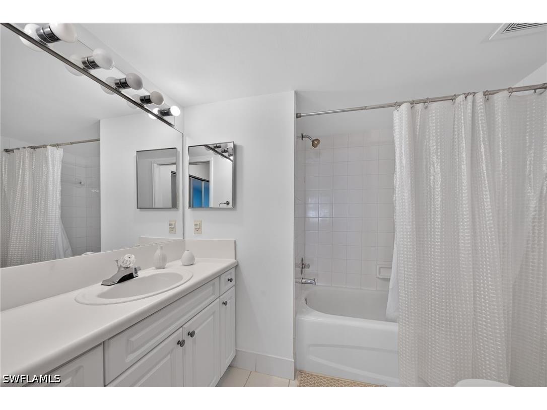 1180 Wildwood Lakes Boulevard #106 Naples FL 34104 226008872 image19