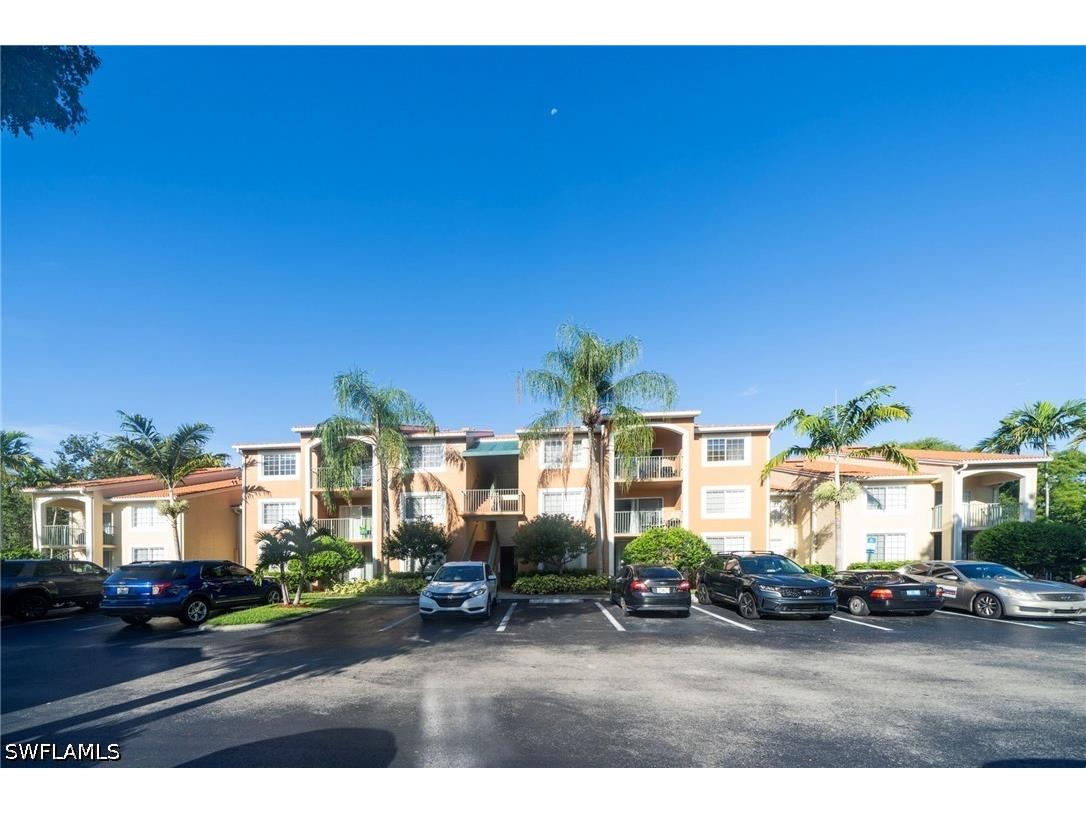 1180 Wildwood Lakes Boulevard #106 Naples FL 34104 226008872 image2