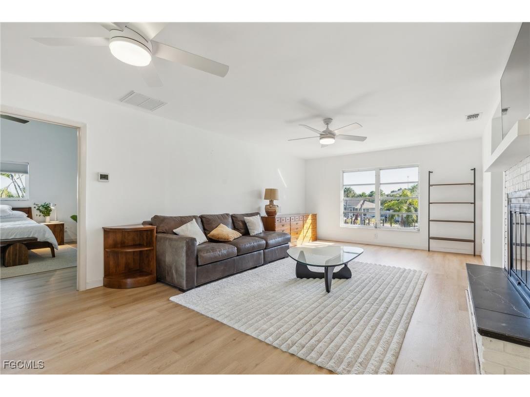 1182 Betmar Boulevard North Fort Myers FL 33903 2025006631 image18