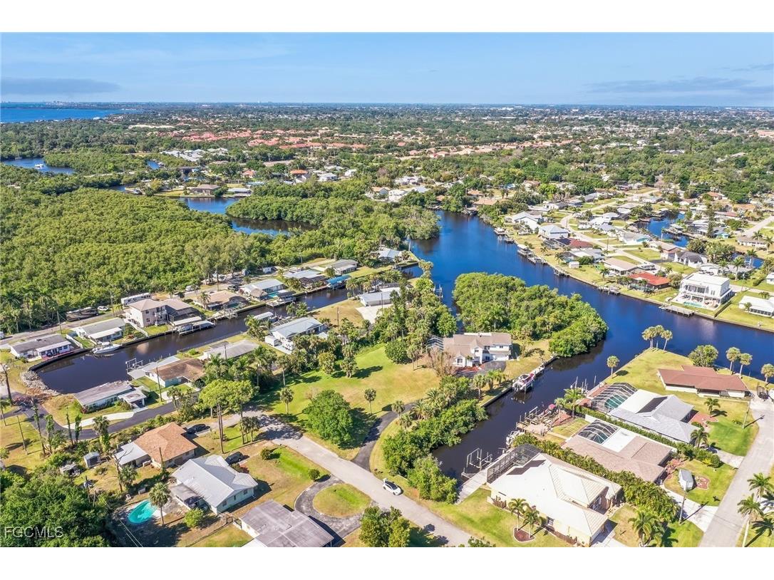1182 Betmar Boulevard North Fort Myers FL 33903 2025006631 image32