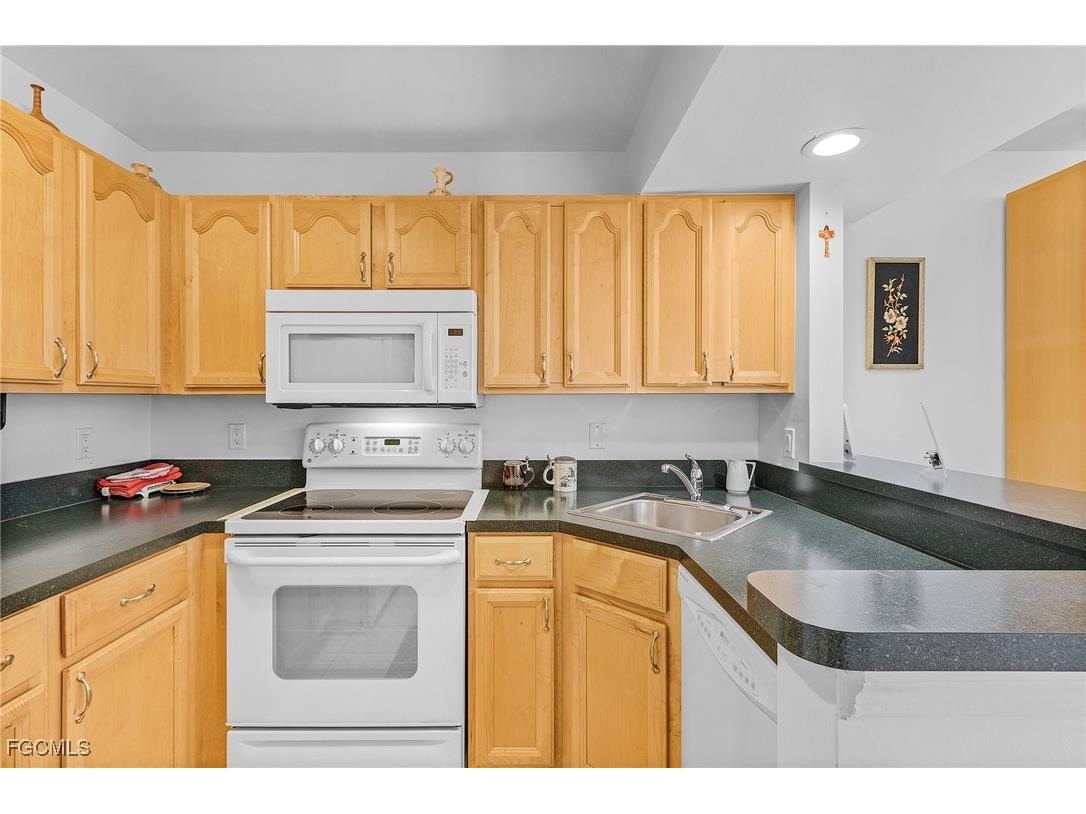 11822 Quail Run Drive Fort Myers FL 33908 2025007943 image13