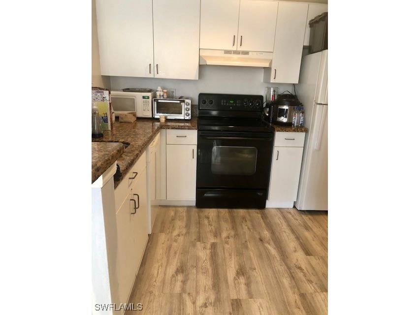 1185 Wildwood Lakes Boulevard #101 Naples FL 34104 225063201 image8