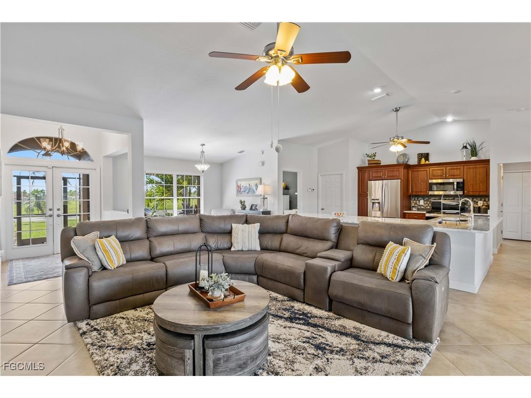 11886 Royal Tee Circle Cape Coral FL 33991 2025020205 image15