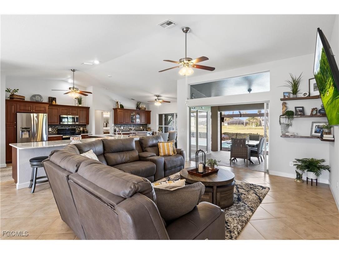 11886 Royal Tee Circle Cape Coral FL 33991 2025020205 image17