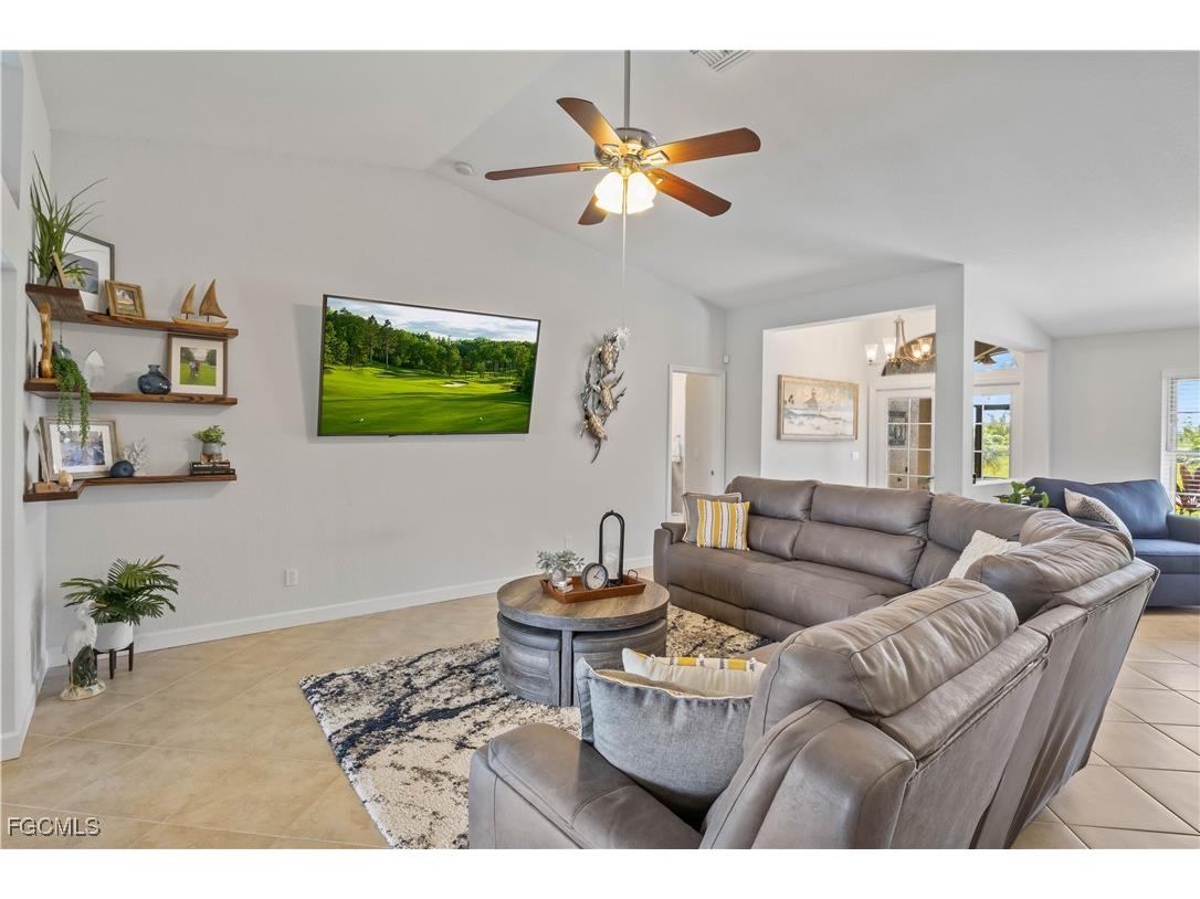 11886 Royal Tee Circle Cape Coral FL 33991 2025020205 image18