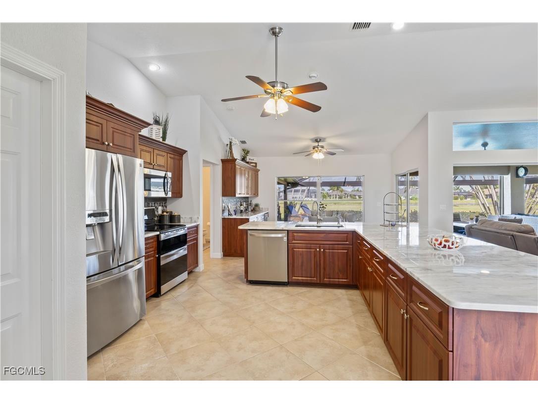 11886 Royal Tee Circle Cape Coral FL 33991 2025020205 image19