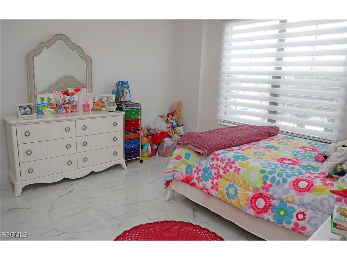 11888 Hickory Estate Circle Fort Myers FL 33913 2025025042 image4