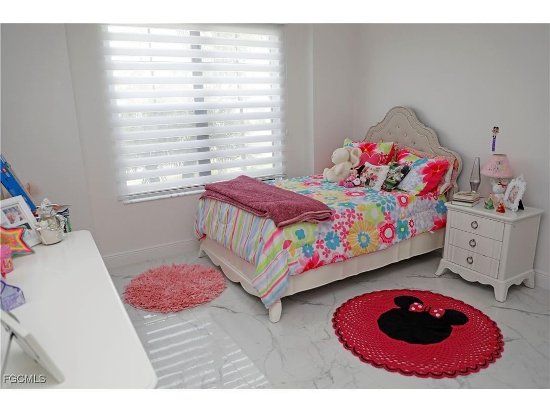 11888 Hickory Estate Circle Fort Myers FL 33913 2025025042 image5