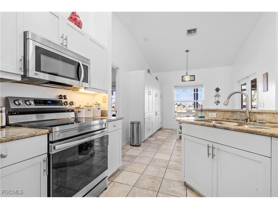 119 SW 39th Place Cape Coral FL 33991 2025021298 image15