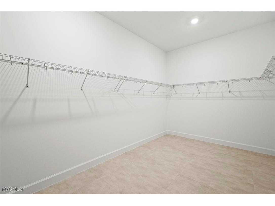 11902 Raggio Drive Fort Myers FL 33913 2025007143 image21