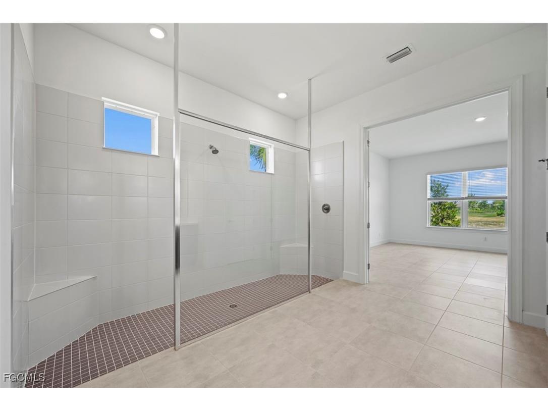 11902 Raggio Drive Fort Myers FL 33913 2025007143 image23