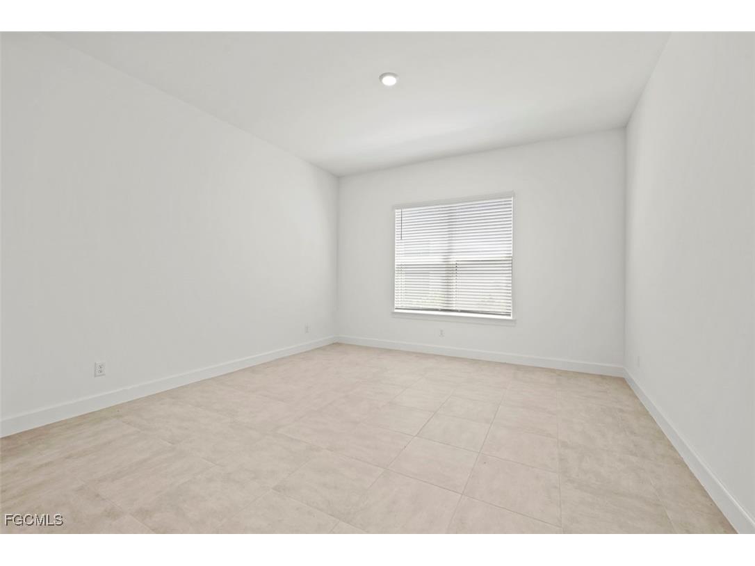 11902 Raggio Drive Fort Myers FL 33913 2025007143 image24