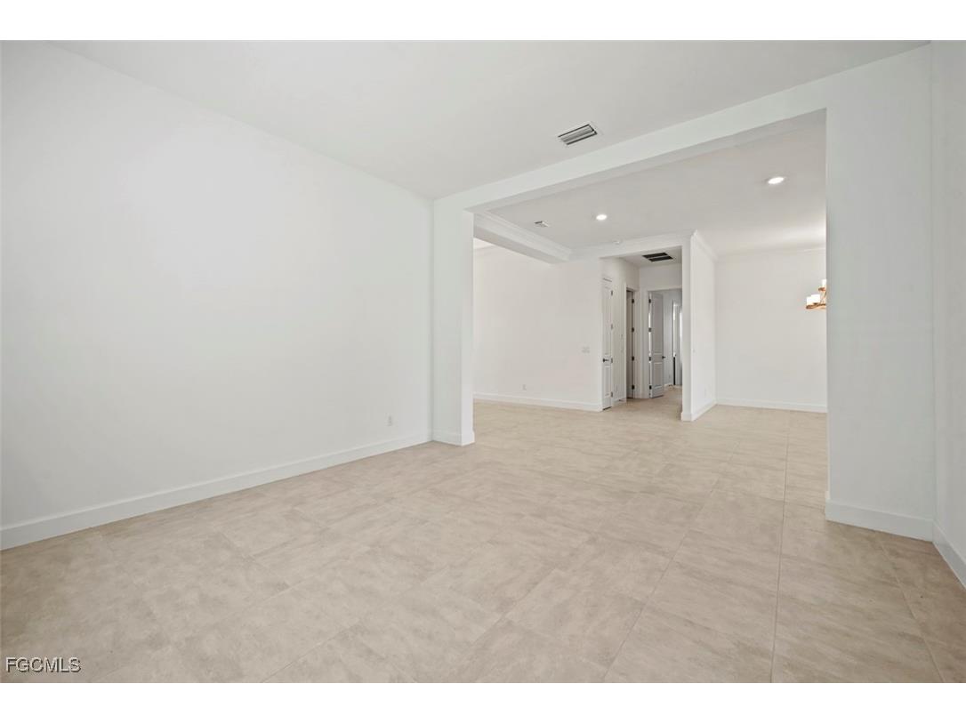 11902 Raggio Drive Fort Myers FL 33913 2025007143 image25