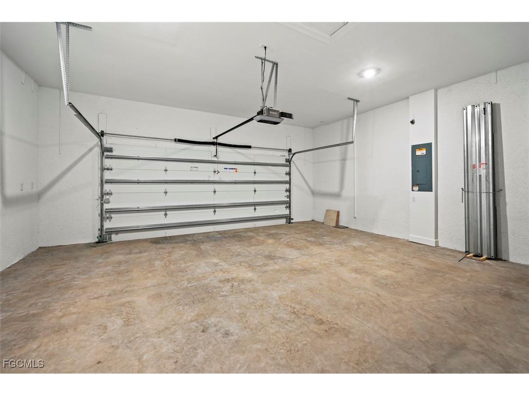 11902 Raggio Drive Fort Myers FL 33913 2025007143 image33