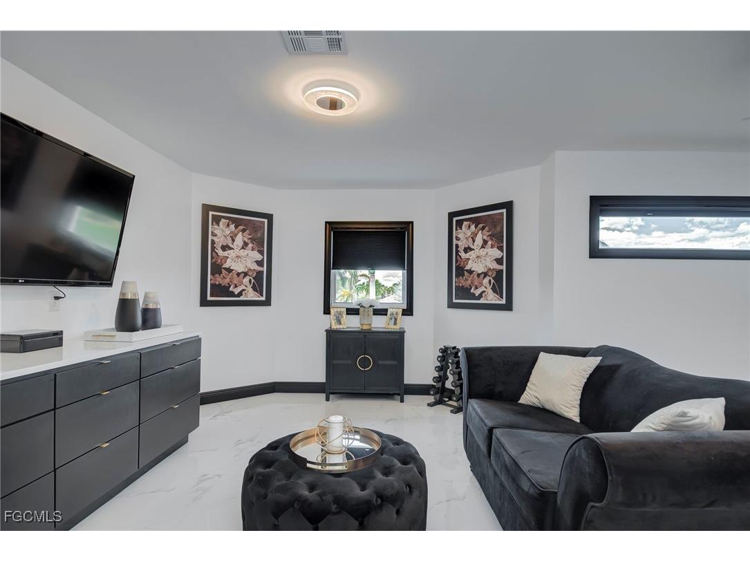 11908 King James Court Cape Coral FL 33991 2025013911 image21