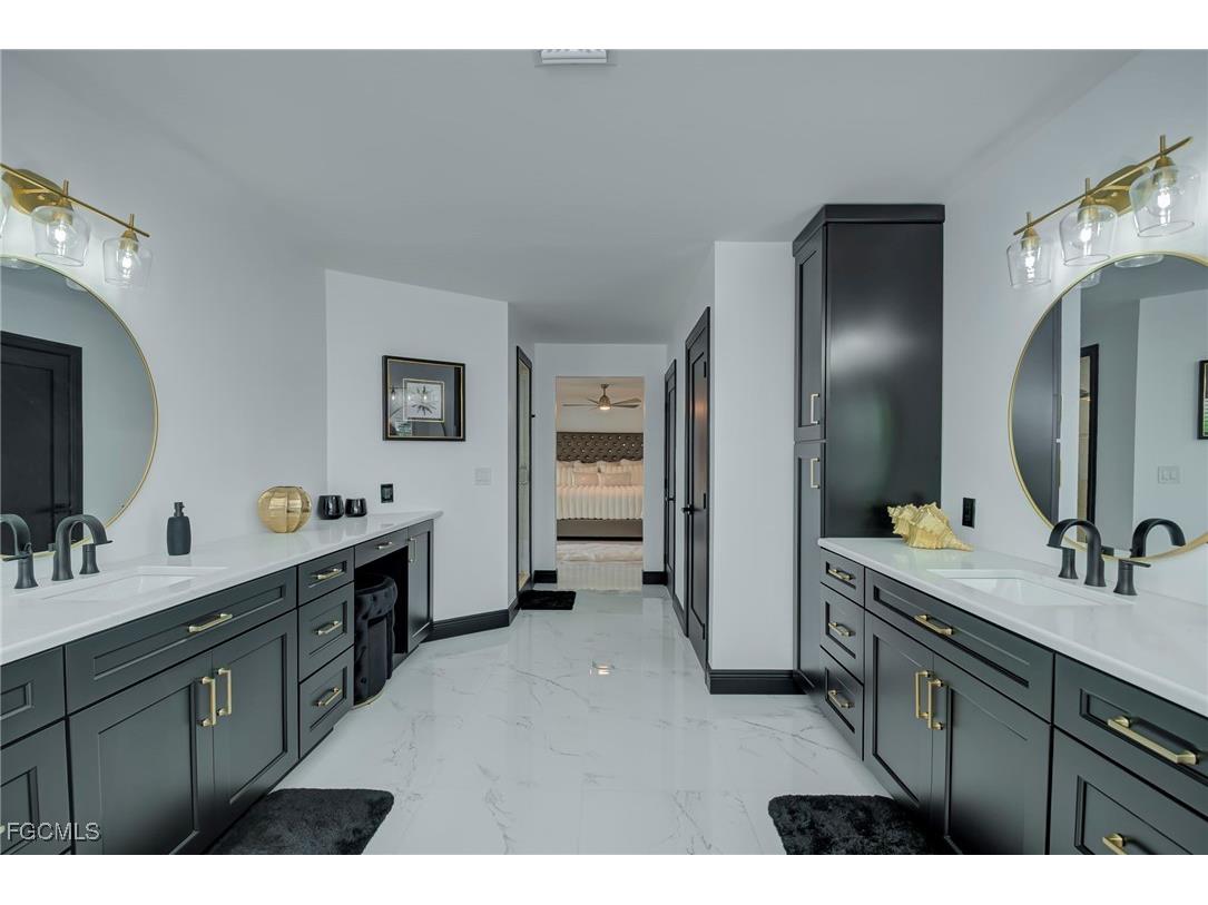 11908 King James Court Cape Coral FL 33991 2025013911 image23