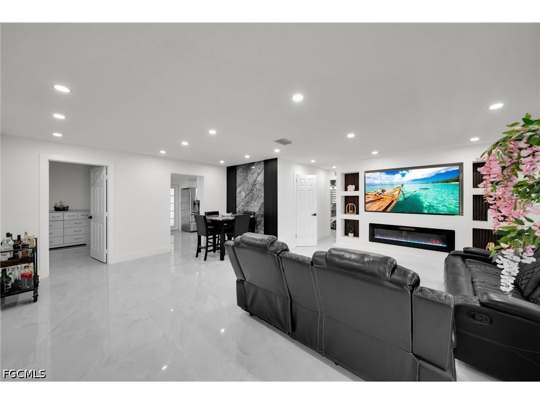 1191 Gramac Drive North Fort Myers FL 33917 2026028940 image1