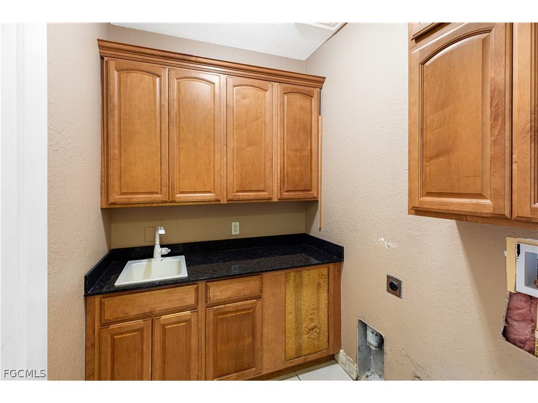 11913 Princess Grace Court Cape Coral FL 33991 2026012370 image39