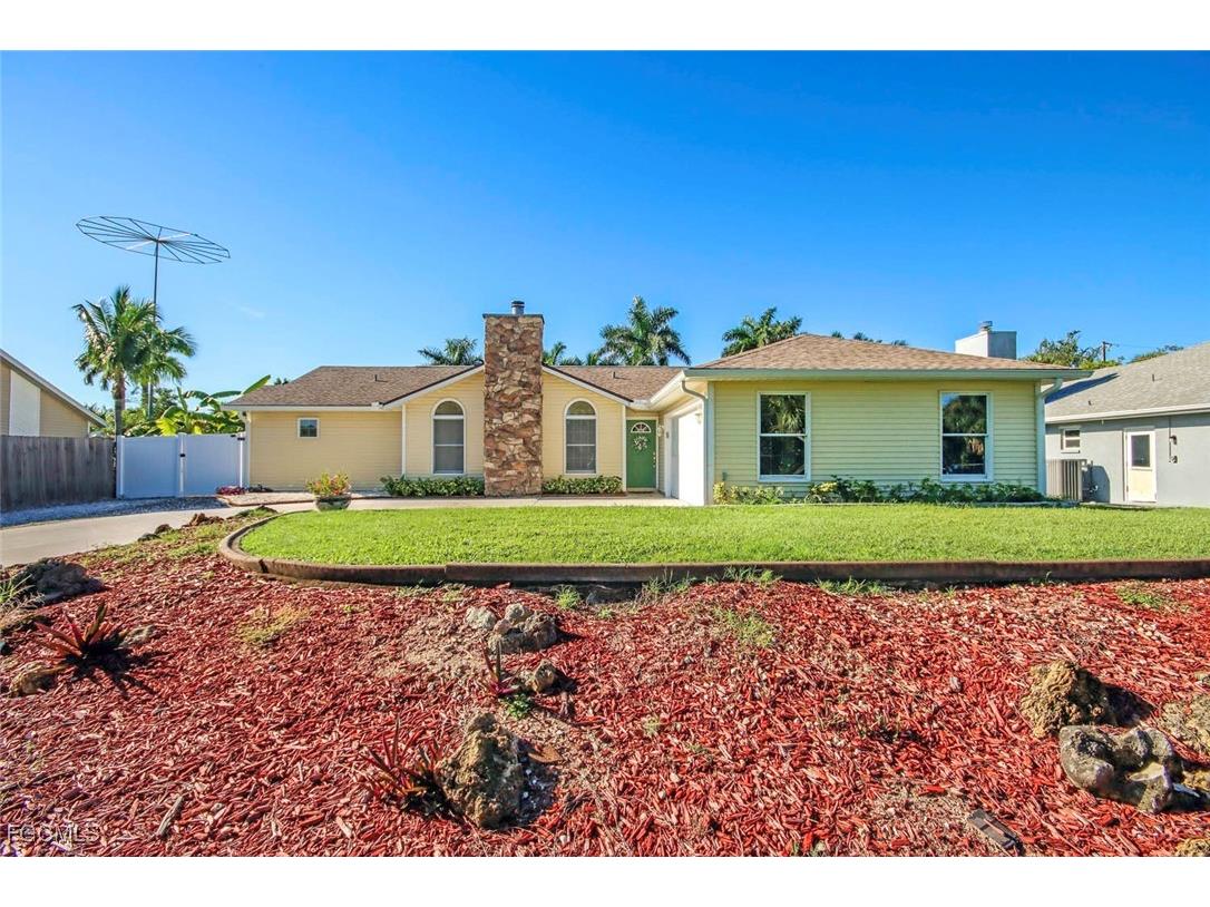 11921 Loras Lane Fort Myers FL 33908 2025012462 image1