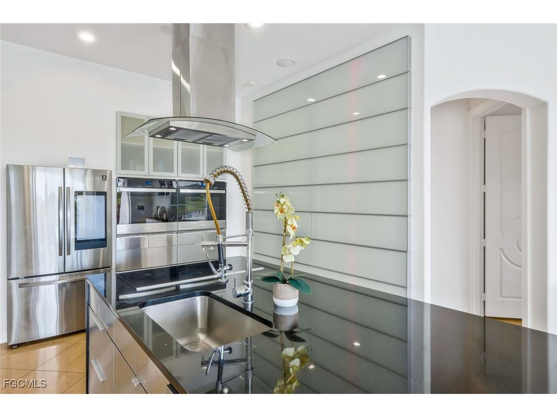 11929 Princess Grace Court Cape Coral FL 33991 2025001102 image18