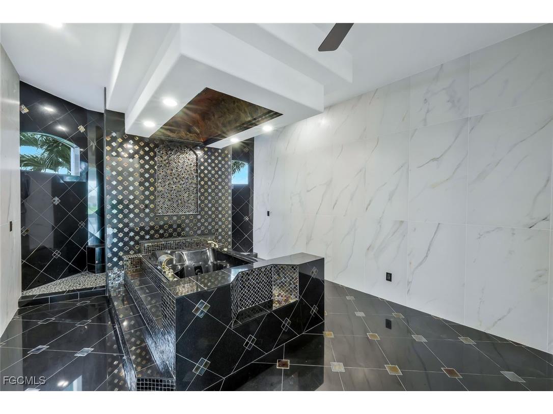 11929 Princess Grace Court Cape Coral FL 33991 2025001102 image21