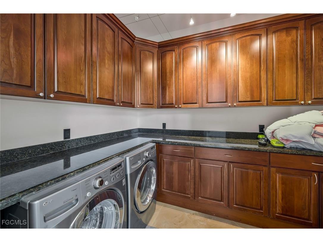 11929 Princess Grace Court Cape Coral FL 33991 2025001102 image33